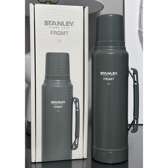 Stanley‎ & FRGMT Classic Vacuum Bottle 1.1 QT HAMMERTONE GREEN